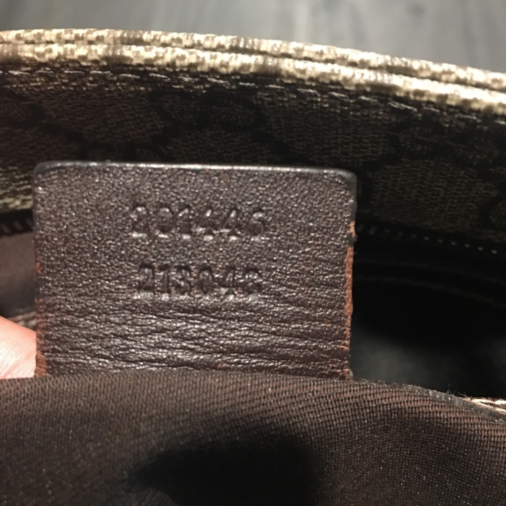 SOLD - Gucci crossbody bag - CANNOT BE BUNDLED - Picture 5 of 8
